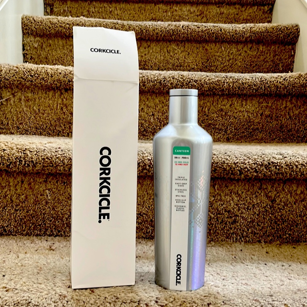 Corkcicle holiday canteen Never used , in original box